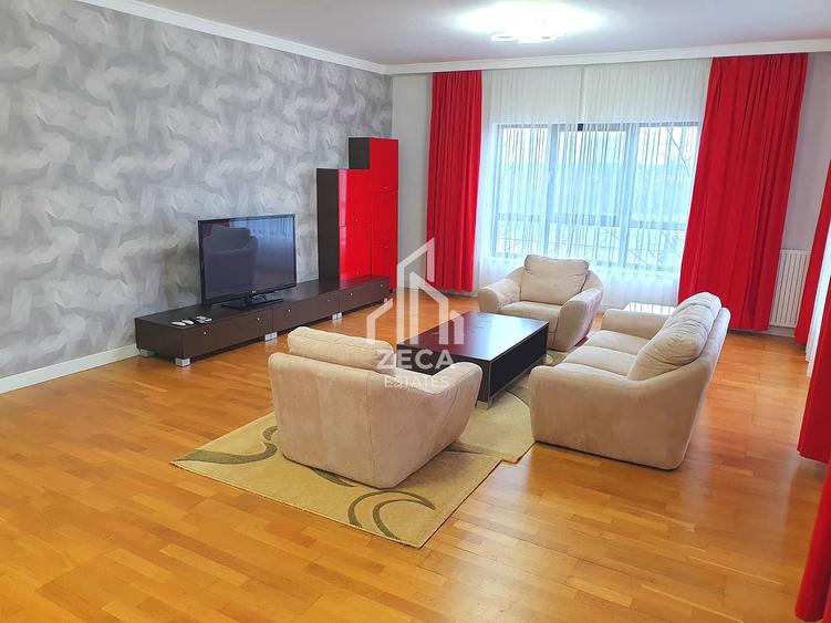 Apartament cu 4 camere decomandat, mobilat în Tei