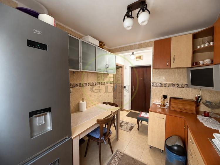 Apartament cu 2 camere semidecomandat, mobilat în Valea Rosie