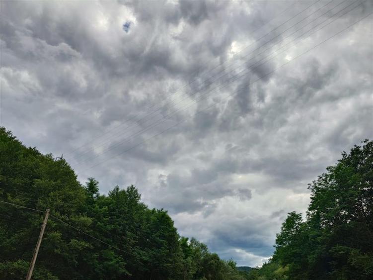 Teren intravilan de 5800 mp, în Podele