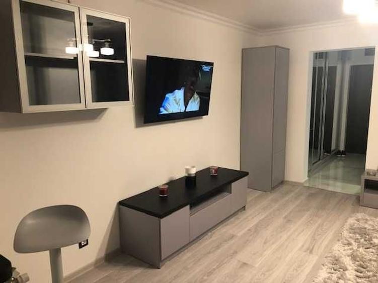 Garsonieră decomandată în Costin Georgian