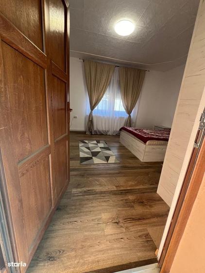 Casă cu 4 camere în Cristian