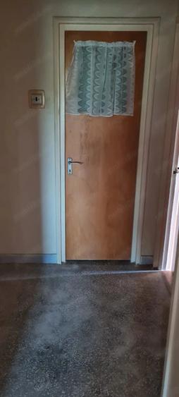 Apartament cu 4 camere semidecomandat în Titan