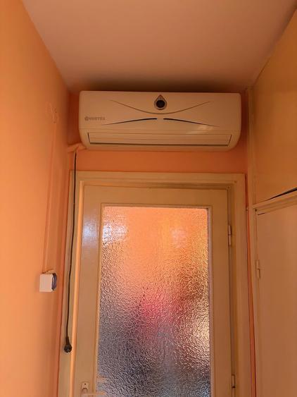 Apartament cu 3 camere semidecomandat în Titan