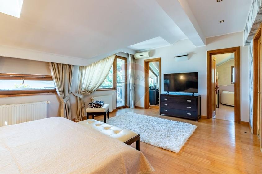 Casă individuală cu 5 camere cu Teren 378 Mp în Corbeanca