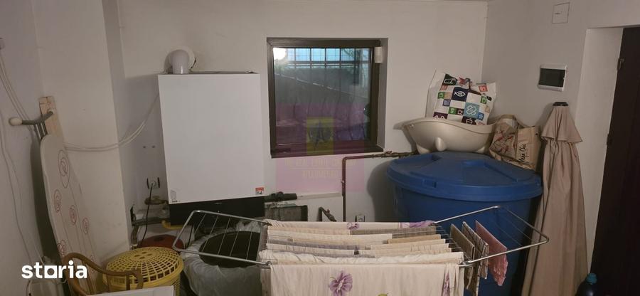Casă cu 5 camere cu Teren 500 Mp în Central