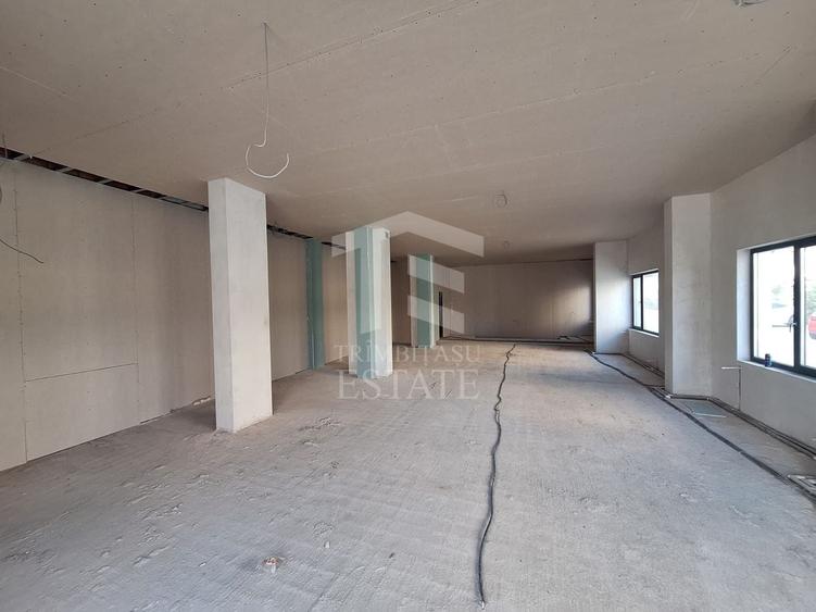 Spațiu comercial, de 275 mp, în Tunari