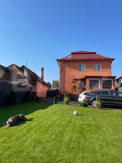 Casă individuală cu 4 camere cu Canalizare în Iernut