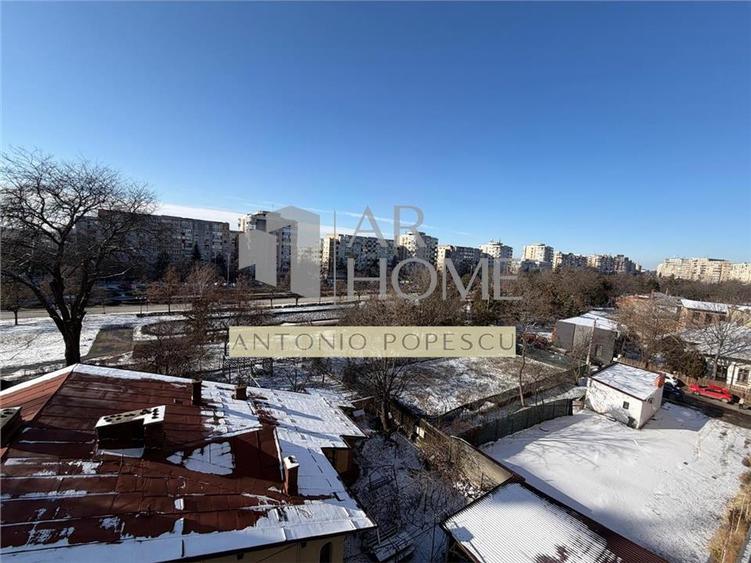 Apartament cu 2 camere decomandat în P-ța Mihai Viteazu