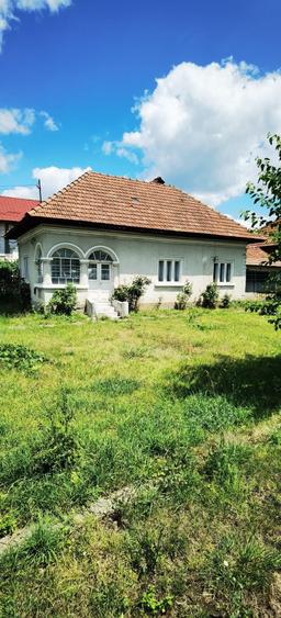 Casă cu 4 camere în Schitu Golești