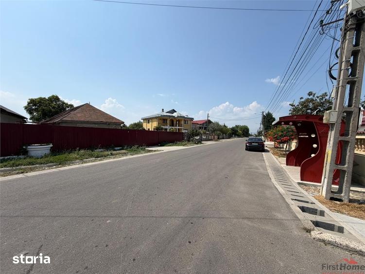 Teren de 4699 mp, în Milcovul