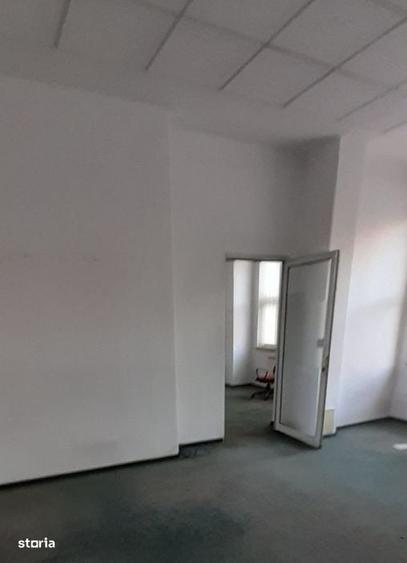 Spațiu comercial, de 1,300 mp, în Unirii