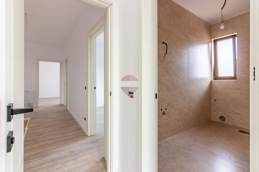 Duplex cu 4 camere cu Teren 238 Mp în Nord-Vest