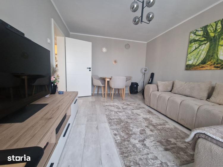 Apartament cu 3 camere decomandat în CET