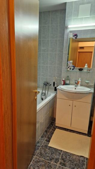 Aviatiei, Pipera, bloc deosebit 1986, etaj 1/4, langa metrou  Aurel Vlaicu - 8