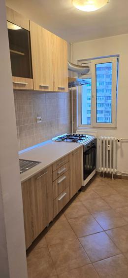 Garsoniera Titan, 1 min metrou, bloc reabilitat, mobilata complet - 1