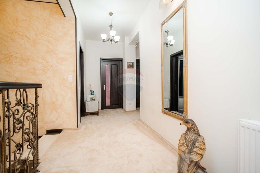 0% Comision - VILA de LUX de vânzare – Cu iaz natural - 19