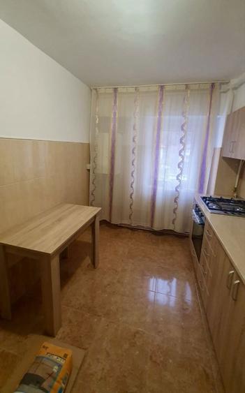 Inchiriez aprtament 2 camere decomandat - 4