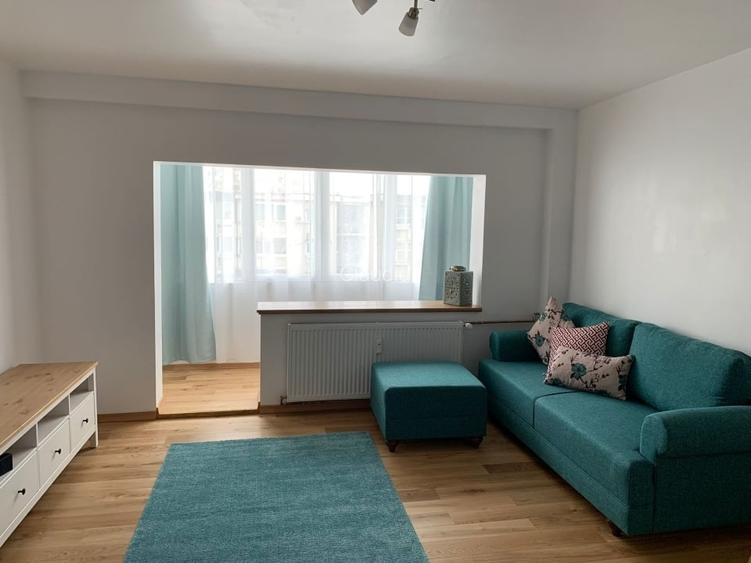 Particular, inchiriere garsoniera  lux 42mp, Bdul Decebal- Piata Alba Iulia