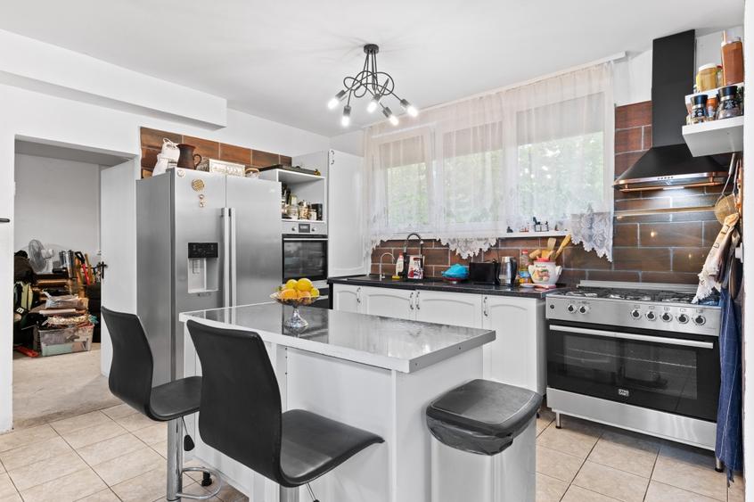 Snagov - str Zorelelor | vila 5 camere - acces lac - gradina privata - 2