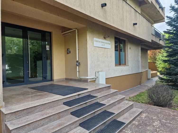 De inchiriat BIROU/CABINET/ap. spatios, 2 cam, 100m2 (8.5Eur/mp) , loc parcare - 2