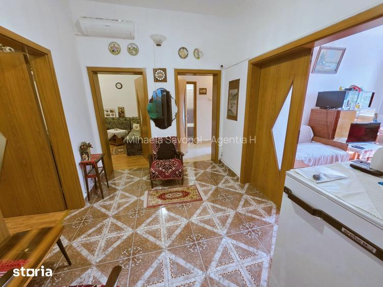 Vanzare apartament 3 camere Su 84 mp Razoare blocurile rusesti etaj 3