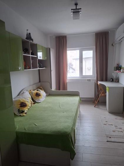 Proprietar apartament 3 camere - 8