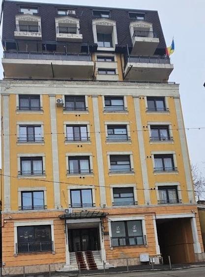 Terasa mare cu vedere catre Gradina Mitropoliei. Unirii 2 camere de vanzare - 13