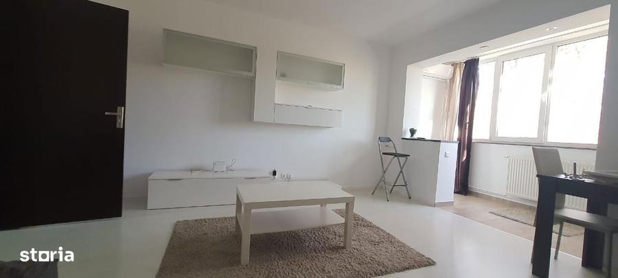 costin georgian 3 minute metrou - 2