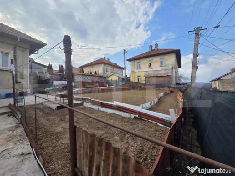 Casa solida din caramida in Moreni Ideala pentru - 10