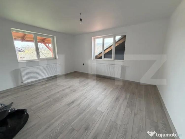 Casa cu 2 camere ?i un teren de 1000 mp - 8