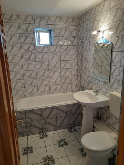 Apartament trei camere decomandat, etaj patru bloc 1986, centrala, simplu, liber - 5