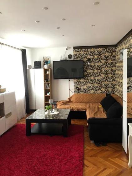 De vanzare apartament 3 camere conf. 1 decomandat pe str,Cugir la et 1 sup. 80mp - 4