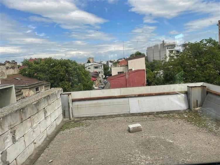 Cladire individuala in zona ultracentrala - birouri sau clinica - 8