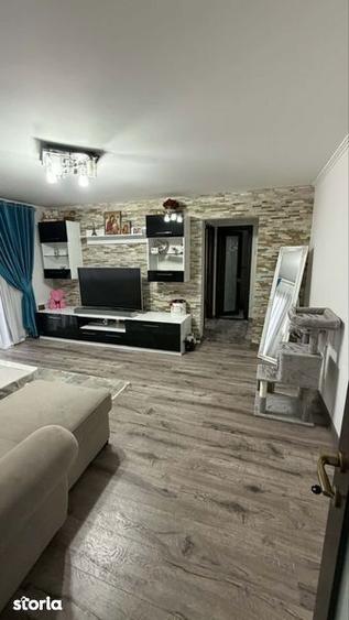 Vand Apartamen Cu 2 Camere Semidecomandat - 4