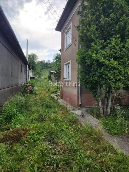Casa idividuala de vanzare cu teren de 1700 mp Casa idividuala de vanzare cu teren de 1700 mp