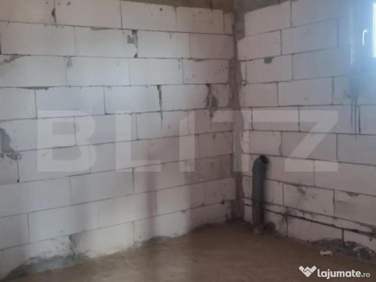 CASA LA ROSU CU TEREN - 16