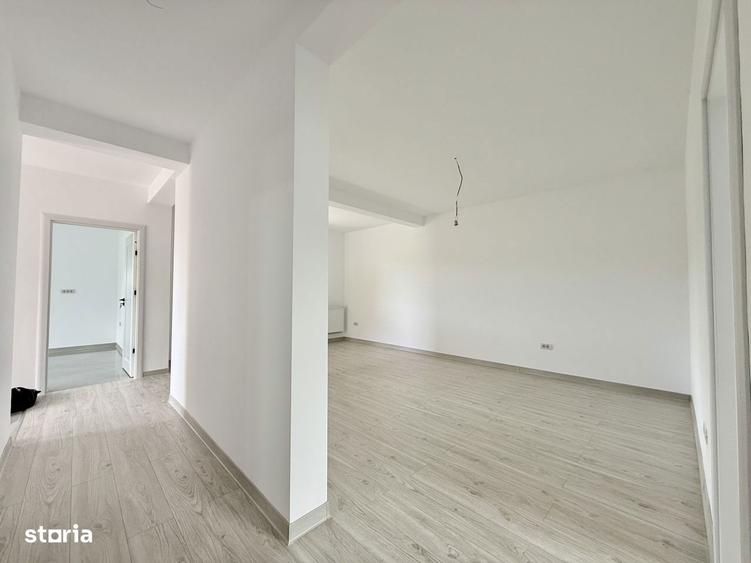 LA COMANDA | Casa cu 3 Camere - Lumina - 3