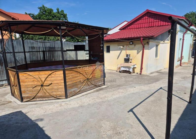 Casa 4 camere din Caramida,zona Centrala, pretabil pentru 2