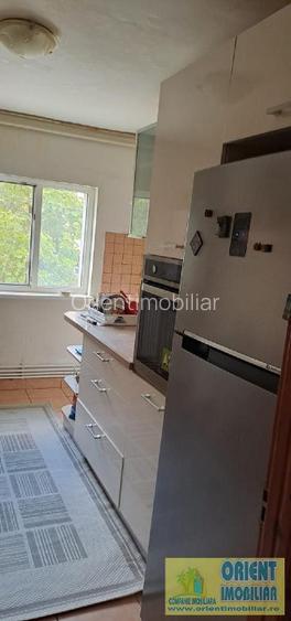 Poarta 6, decomandat, 3 camere, etaj 1, vanzari Constanta Poarta 6, decomandat, 3 camere, etaj 1, vanzari Constanta