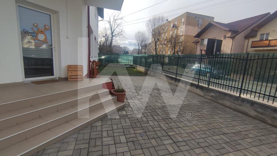 Spatiu comercial de inchiriat - 30 mp - zona foarte linistita de case - 9