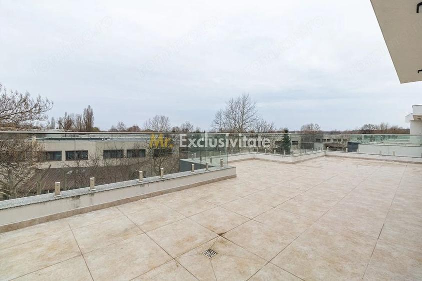 Apartament cu 5 camere semidecomandat în 1 Decembrie