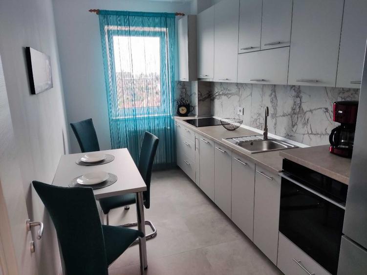 2 camere zona Complexului Studentesc - 1