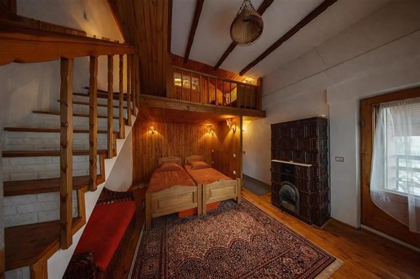 Tur 3D! Doua case traditionale, pe domeniu versatil, la doar 1Km de Castelul Bra - 5