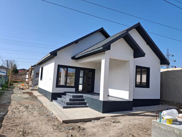 Vindem Casa in Navodari - 1