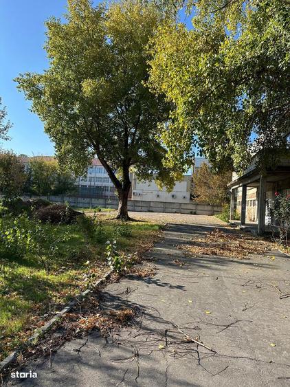 De inchiriat spatiu 2600 mp(parter si etaj) + teren 4700 mp - 9
