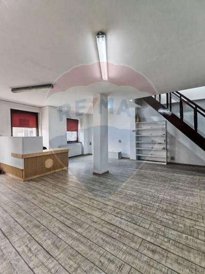 Casă cu 4 camere cu Teren 50 Mp în Blumăna