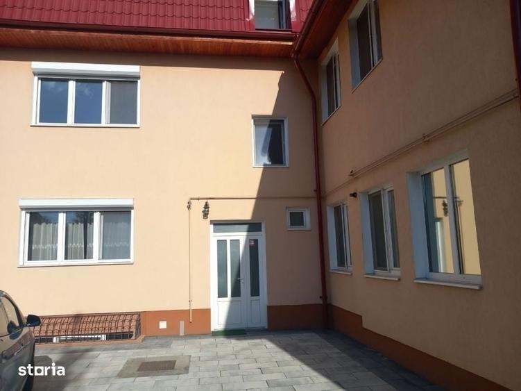 Casa cu etaj,cu garaj, D+P+E+M,611 mp, teren 371 mp,Central - 3