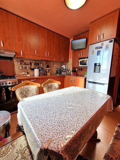 Ghencea intersectie cu Brasov-2camere-360 Euro-Comision 0% - 5