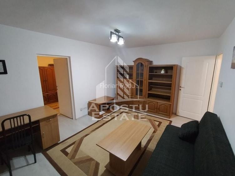 Apartament cu 2 camere semidecomandat, mobilat în Circumvalațiunii Apartament cu 2 camere semidecomandat, mobilat în Circumvalațiunii