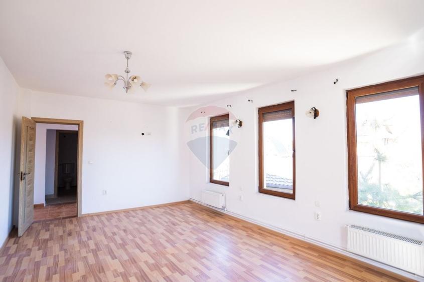 Casă individuală de Vânzare, 242mp utili+ teren de 380mp, în Pitești - 18